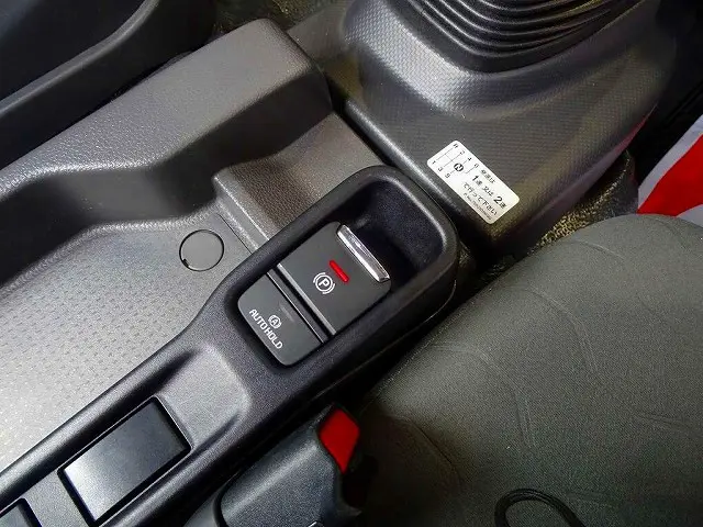 電動パーキングブレーキ|いすゞ エルフ 2RG-NPR88AC(2WD)の写真17