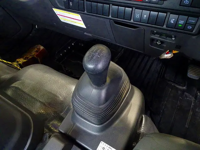 いすゞ エルフ 2RG-NPR88AC(2WD)の写真18