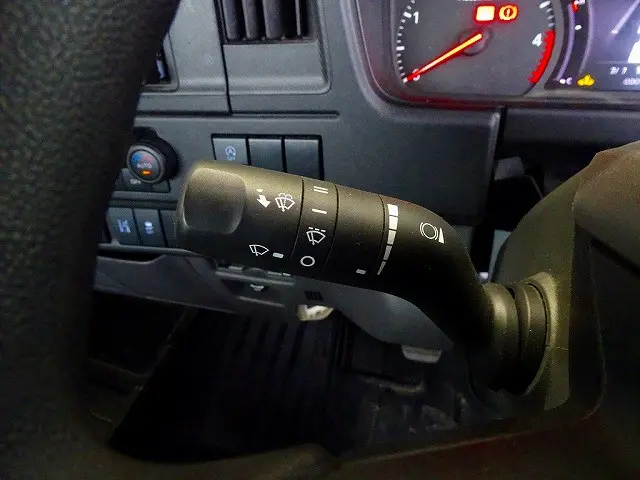 いすゞ エルフ 2RG-NPR88AC(2WD)の写真22