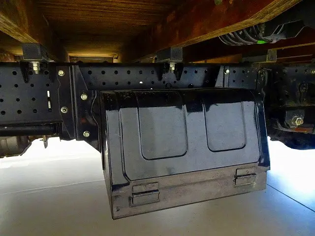 いすゞ エルフ 2RG-NPR88AC(2WD)の写真34