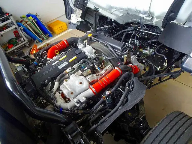エンジンルーム|いすゞ エルフ 2RG-NPR88AC(2WD)の写真36