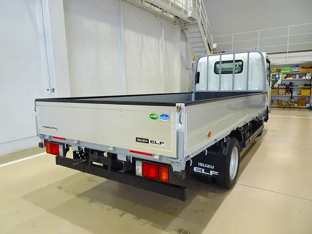 いすゞ エルフ TRG-NLR85AR(2WD)の写真3