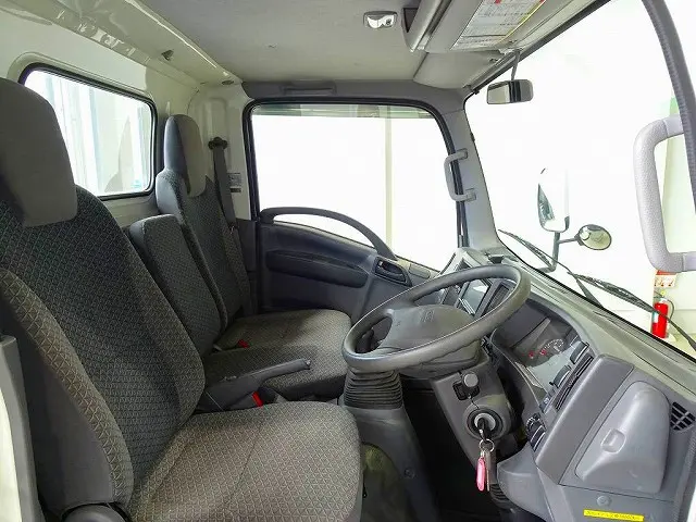 いすゞ エルフ TRG-NLR85AR(2WD)の写真6