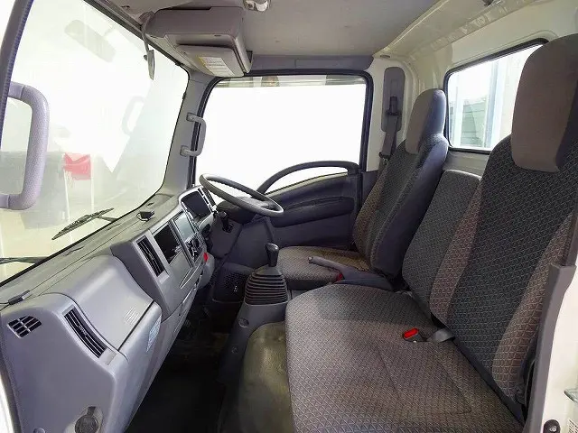 いすゞ エルフ TRG-NLR85AR(2WD)の写真8
