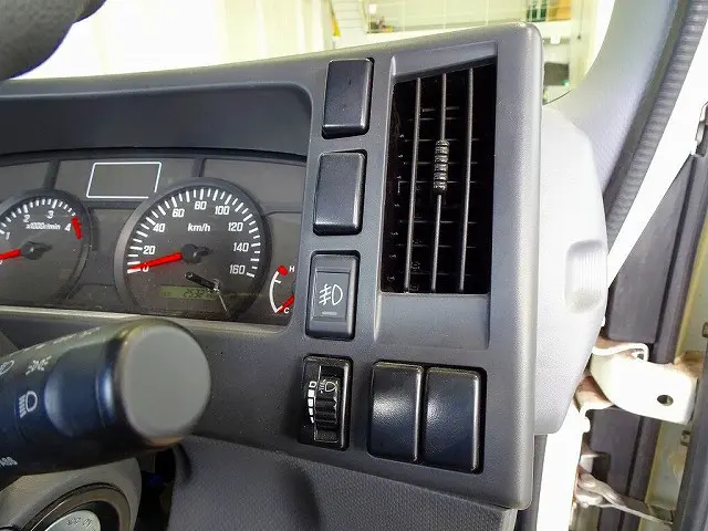いすゞ エルフ TRG-NLR85AR(2WD)の写真18