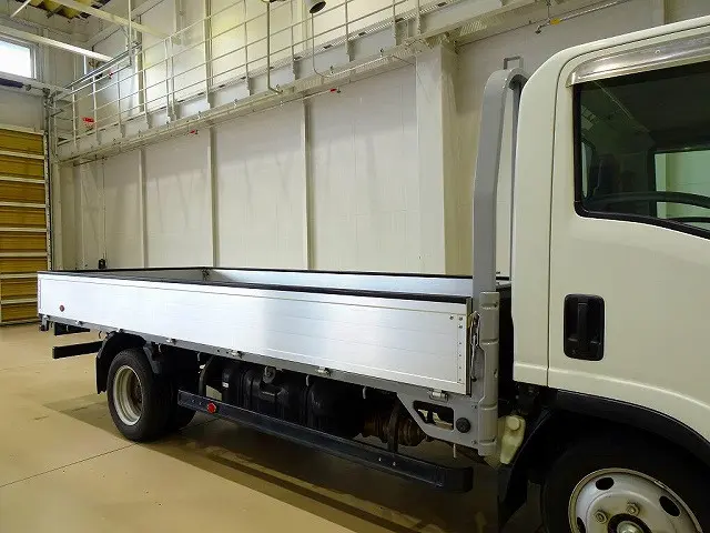 いすゞ エルフ TRG-NLR85AR(2WD)の写真22