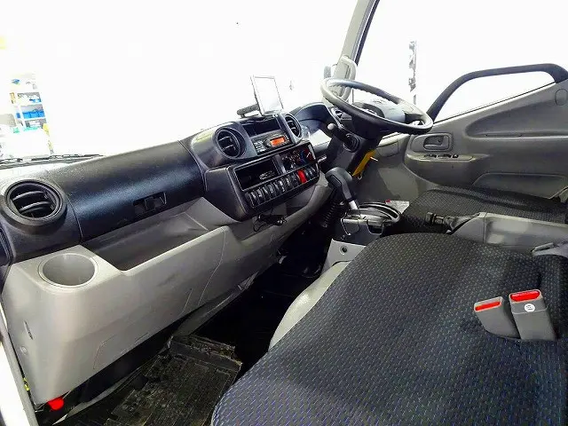 トヨタ ダイナ 2KG-XZC605(2WD)の写真7