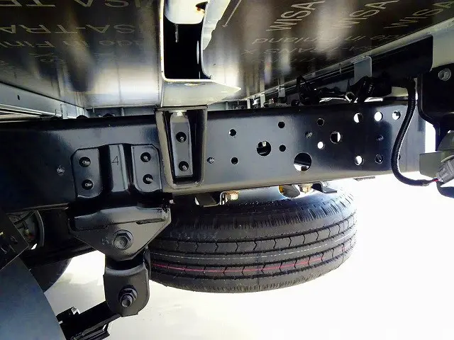 燃料タンク80L　シャーシは 錆止め/マフラー塗装 仕上げに力を入れています。|トヨタ ダイナ 2KG-XZC605(2WD)の写真43