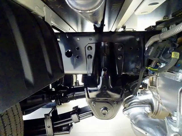 燃料タンク80L　シャーシは 錆止め/マフラー塗装 仕上げに力を入れています。|トヨタ ダイナ 2KG-XZC605(2WD)の写真47