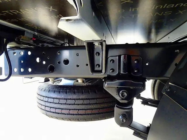 燃料タンク80L　シャーシは 錆止め/マフラー塗装 仕上げに力を入れています。|トヨタ ダイナ 2KG-XZC605(2WD)の写真48