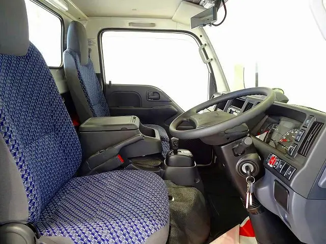 ターボ 排気ブレーキ 車線逸脱警報装置 衝突被害軽減ブレーキ アイドリングストップ フォグランプ トラクションコントロール 室内蛍光灯|いすゞ エルフ 2RG-NHS88A(4WD)の写真6