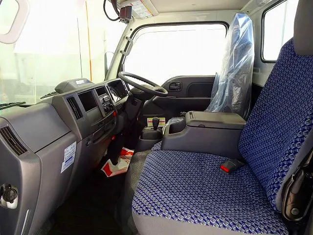 ターボ 排気ブレーキ 車線逸脱警報装置 衝突被害軽減ブレーキ アイドリングストップ フォグランプ トラクションコントロール 室内蛍光灯|いすゞ エルフ 2RG-NHS88A(4WD)の写真8