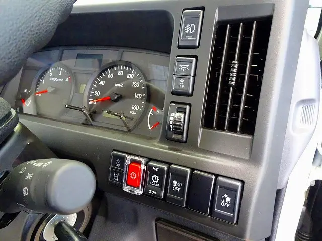 いすゞ エルフ 2RG-NHS88A(4WD)の写真15