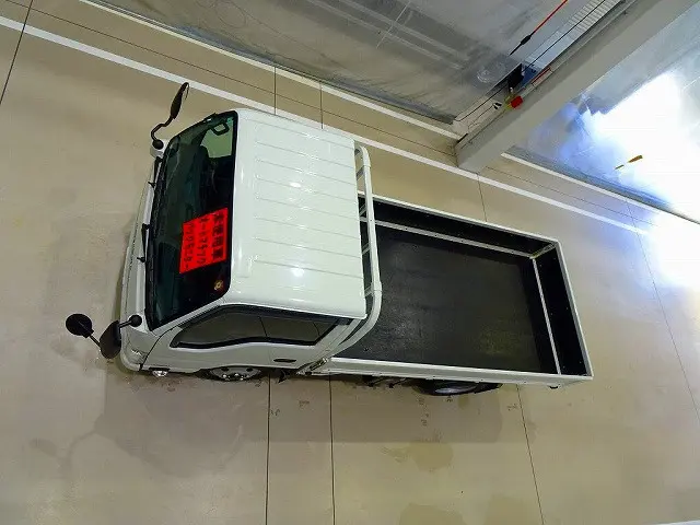 いすゞ エルフ 2RG-NHS88A(4WD)の写真28