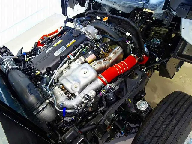 エンジンルーム|いすゞ エルフ 2RG-NHS88A(4WD)の写真30