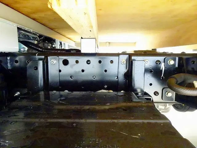 ※スペアタイヤ取付部無し|いすゞ エルフ 2RG-NHS88A(4WD)の写真32