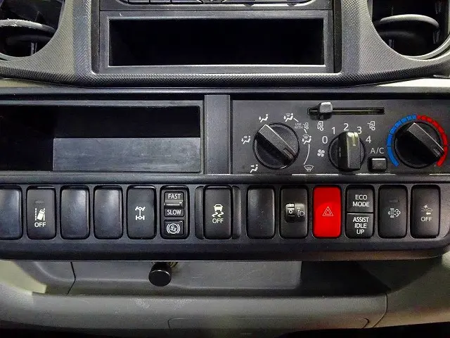 日野 デュトロ TKG-XZU675M(4WD)の写真11