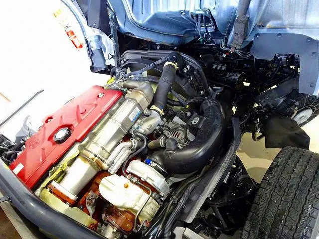 エンジンルーム|日野 デュトロ TKG-XZU675M(4WD)の写真30