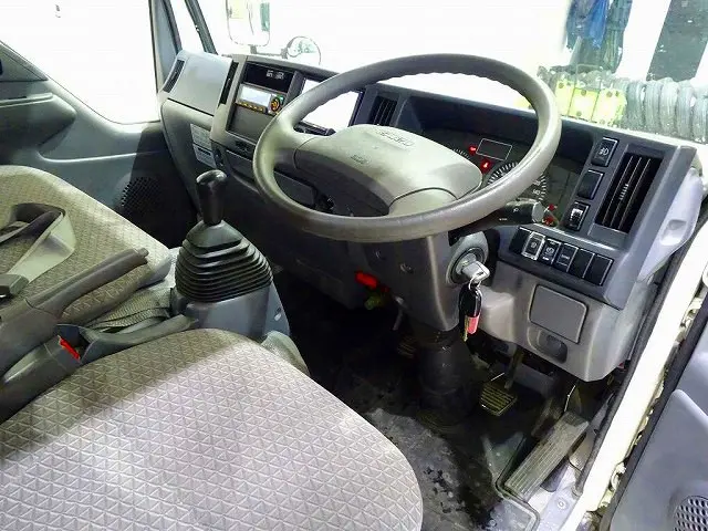 いすゞ エルフ TRG-NJS85A(4WD)の写真5