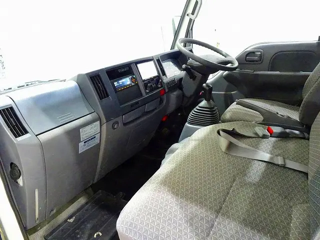 いすゞ エルフ TRG-NJS85A(4WD)の写真7