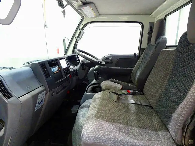 いすゞ エルフ TRG-NJS85A(4WD)の写真8