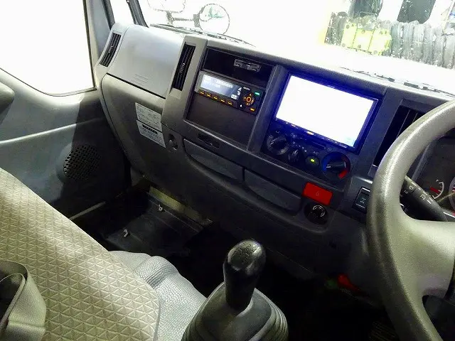 いすゞ エルフ TRG-NJS85A(4WD)の写真9