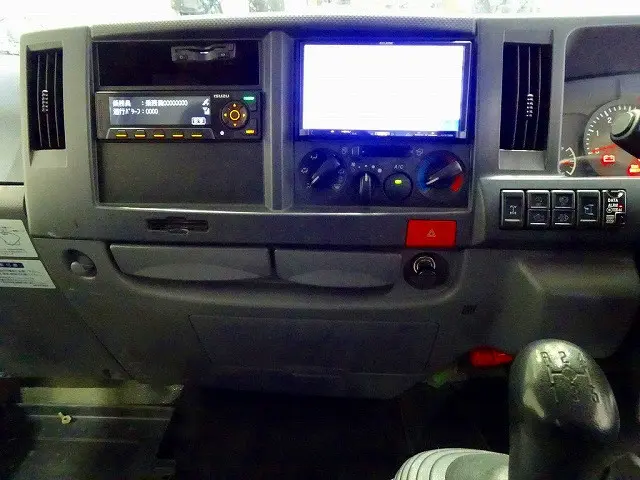 いすゞ エルフ TRG-NJS85A(4WD)の写真10