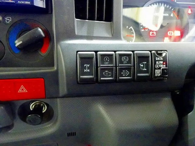 いすゞ エルフ TRG-NJS85A(4WD)の写真11