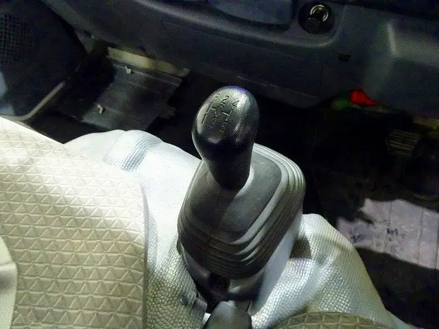 いすゞ エルフ TRG-NJS85A(4WD)の写真16