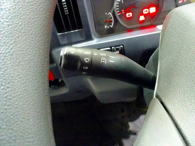 いすゞ エルフ TRG-NJS85A(4WD)の写真19