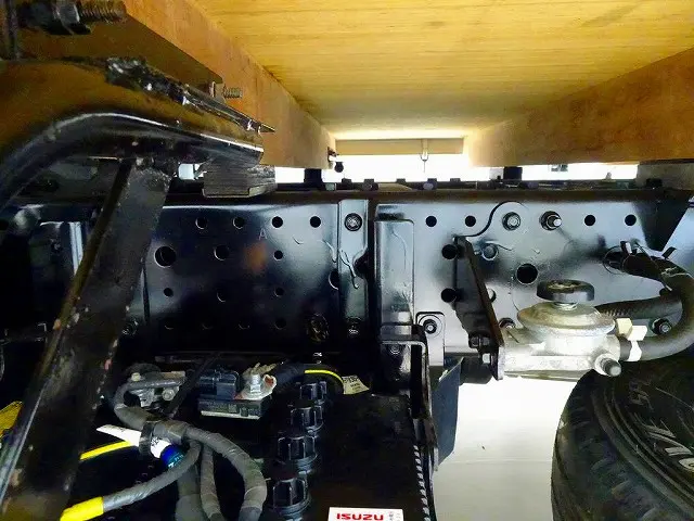 いすゞ エルフ 2RG-NJR88AF(2WD)の写真32