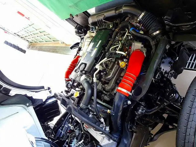 エンジンルーム|いすゞ エルフ 2RG-NJR88AF(2WD)の写真35