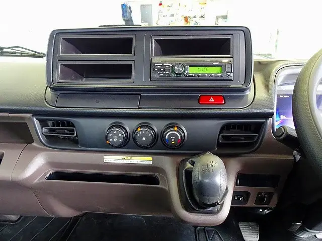 三菱 キャンター 2PG-FEBS0(2WD)の写真10
