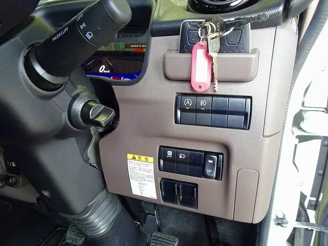 三菱 キャンター 2PG-FEBS0(2WD)の写真18