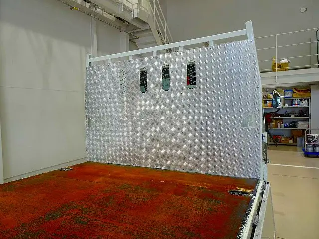 荷台内寸:435×208×40 三方開 アルミアオリ アオリ上部アルミ縞鋼板プロテクター 床鉄板張り 埋め込みフック5対 鳥居アルミ縞鋼板張り|三菱 キャンター 2PG-FEBS0(2WD)の写真24