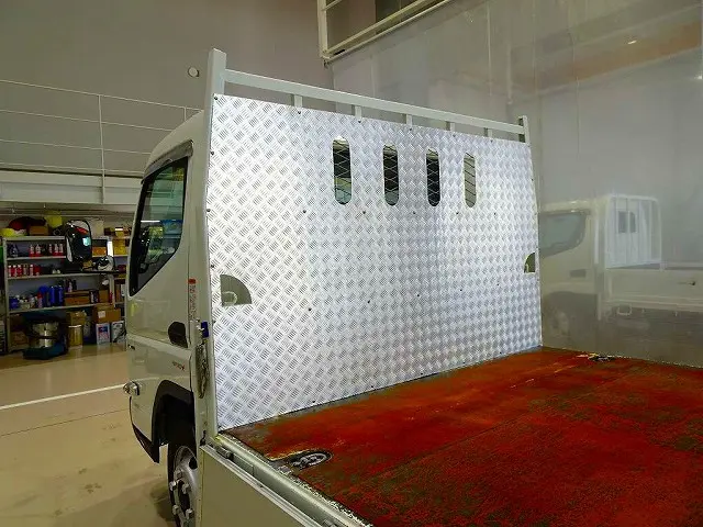 荷台内寸:435×208×40 三方開 アルミアオリ アオリ上部アルミ縞鋼板プロテクター 床鉄板張り 埋め込みフック5対 鳥居アルミ縞鋼板張り|三菱 キャンター 2PG-FEBS0(2WD)の写真25