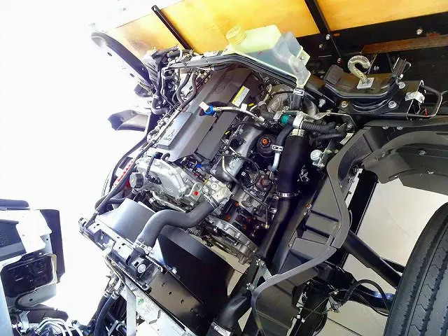 エンジンルーム|三菱 キャンター 2PG-FEBS0(2WD)の写真34