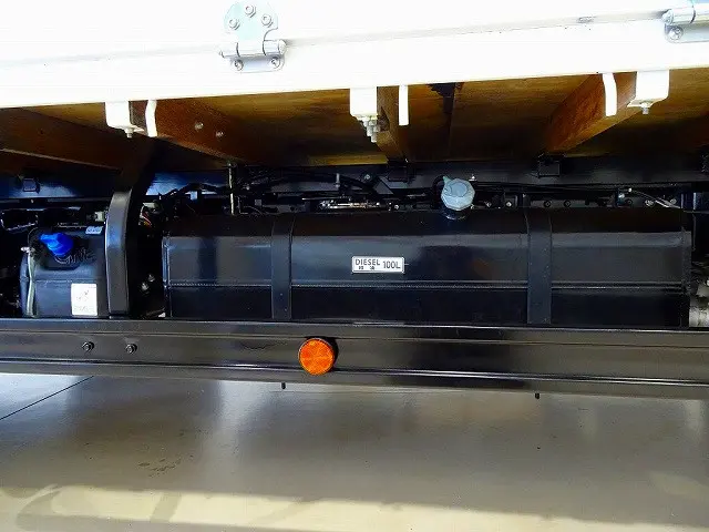 アドブルー 燃料タンク100L|三菱 キャンター 2PG-FEBS0(2WD)の写真43