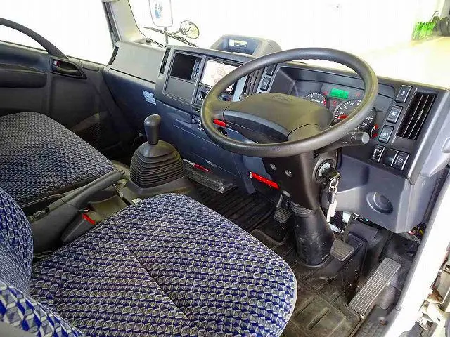 いすゞ エルフ 2RG-NPR88AR(2WD)の写真5