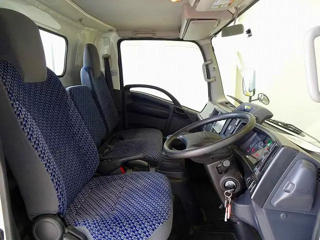 いすゞ エルフ 2RG-NPR88AR(2WD)の写真6