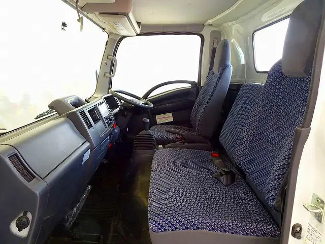 いすゞ エルフ 2RG-NPR88AR(2WD)の写真9