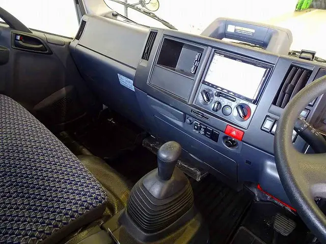 いすゞ エルフ 2RG-NPR88AR(2WD)の写真10