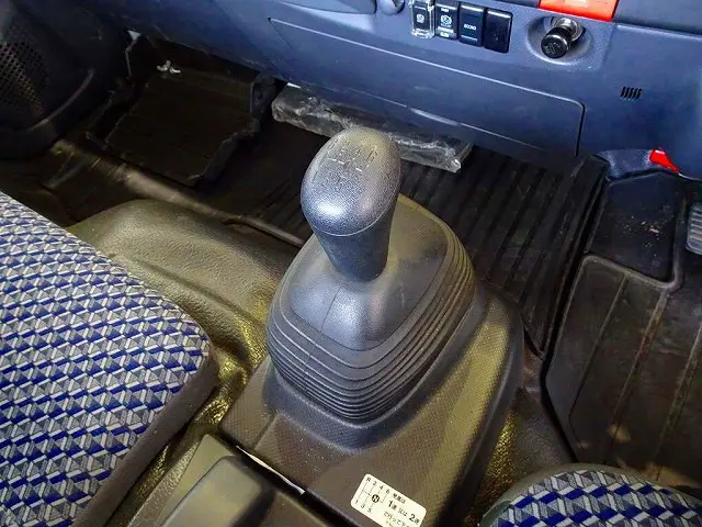 いすゞ エルフ 2RG-NPR88AR(2WD)の写真18