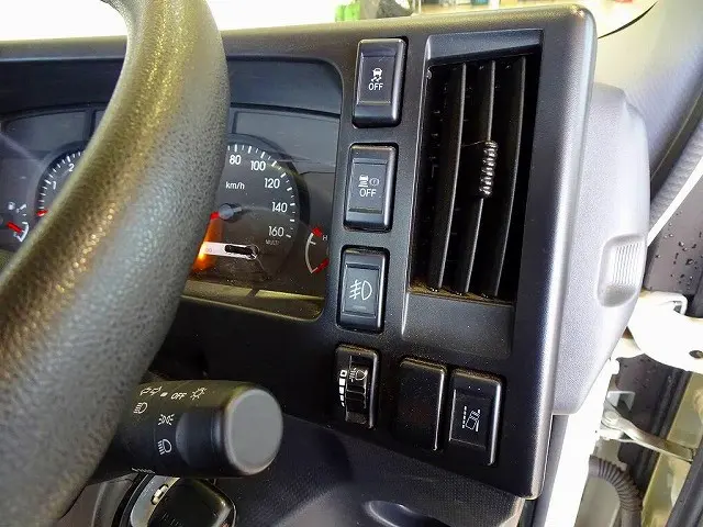 いすゞ エルフ 2RG-NPR88AR(2WD)の写真20