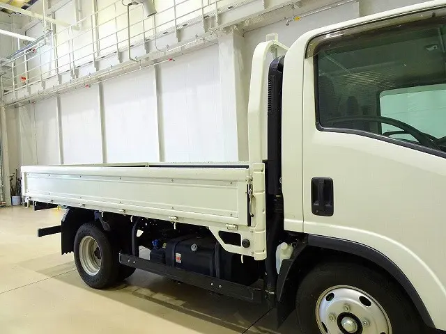 いすゞ エルフ 2RG-NPR88AR(2WD)の写真24