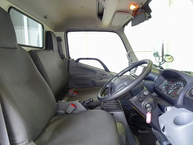 トヨタ ダイナ 2PG-XZU655(2WD)の写真6