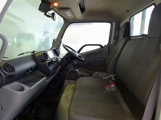トヨタ ダイナ 2PG-XZU655(2WD)の写真9