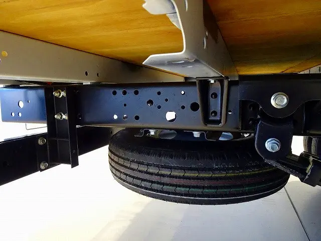 シャーシは 錆止め/マフラー塗装 仕上げに力を入れています。|トヨタ ダイナ 2PG-XZU655(2WD)の写真44