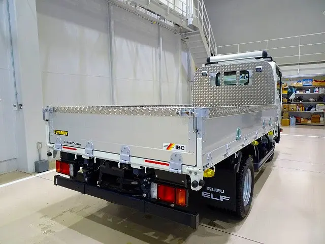 いすゞ エルフ 2RG-NMS88AR(4WD)の写真3