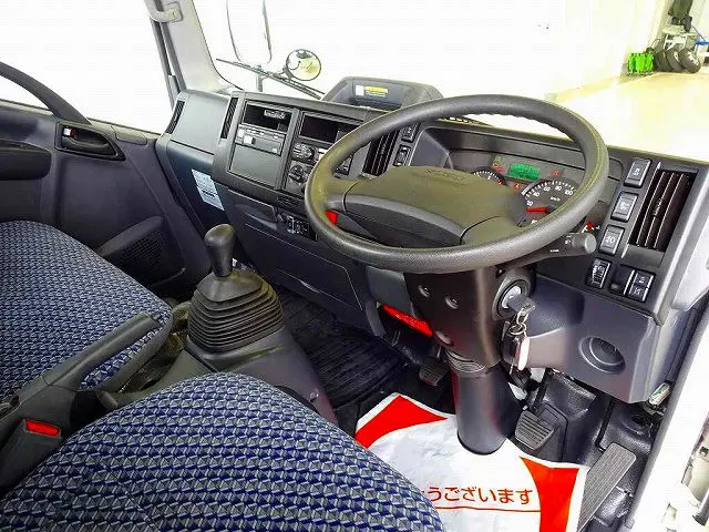 AC PS PW SRS ABS キーレス 左電格ミラー Bluetooth ETC2.0 ルームミラー式バックモニター ドラレコ タコグラフ アドブルー フロア5MT|いすゞ エルフ 2RG-NMS88AR(4WD)の写真5